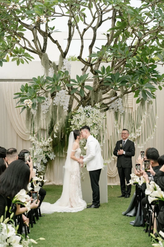 A Glam Wedding for Felita and Hans