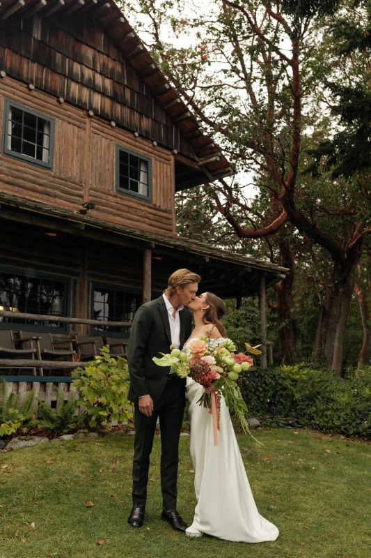 A Woodland Wedding for Jordan and Kai