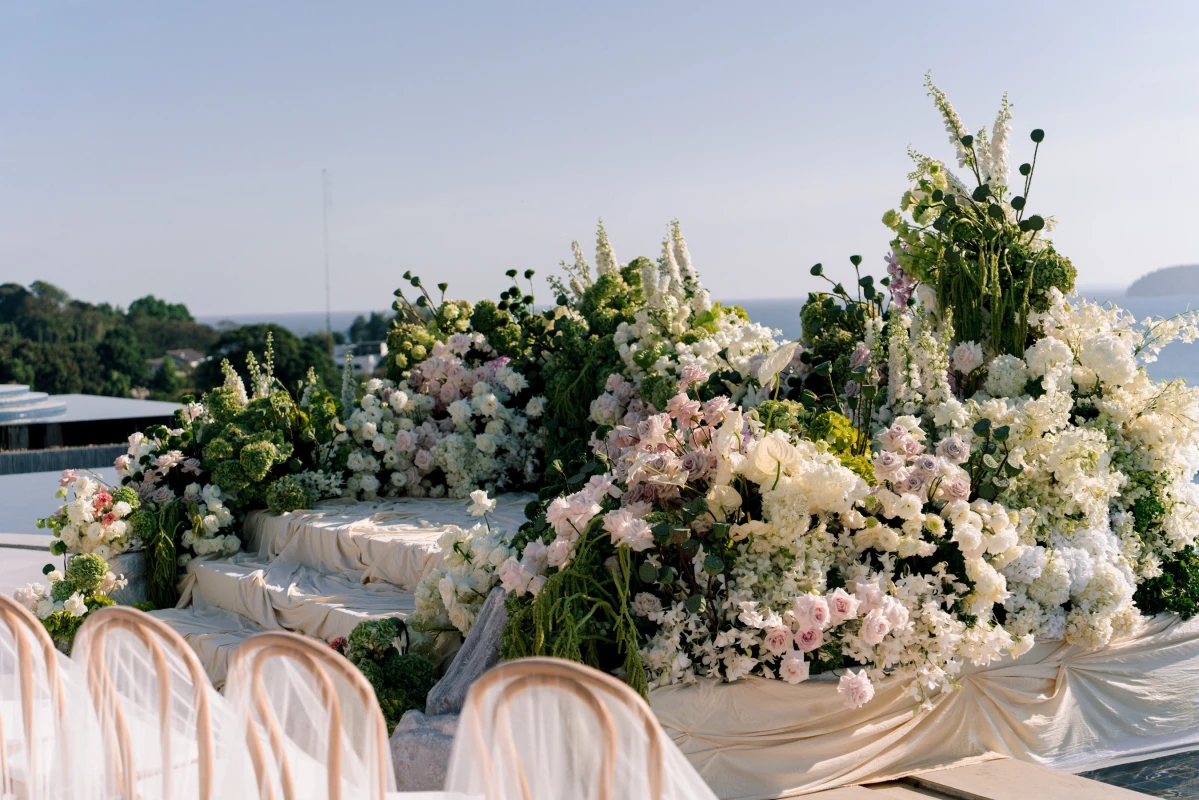 A Clifftop Wedding for Vanessa and Kevin