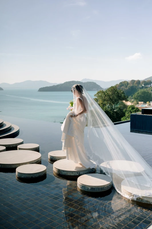 A Clifftop Wedding for Vanessa and Kevin