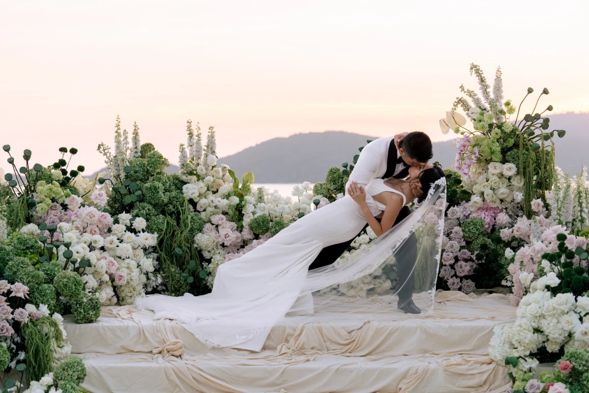 A Clifftop Wedding for Vanessa and Kevin