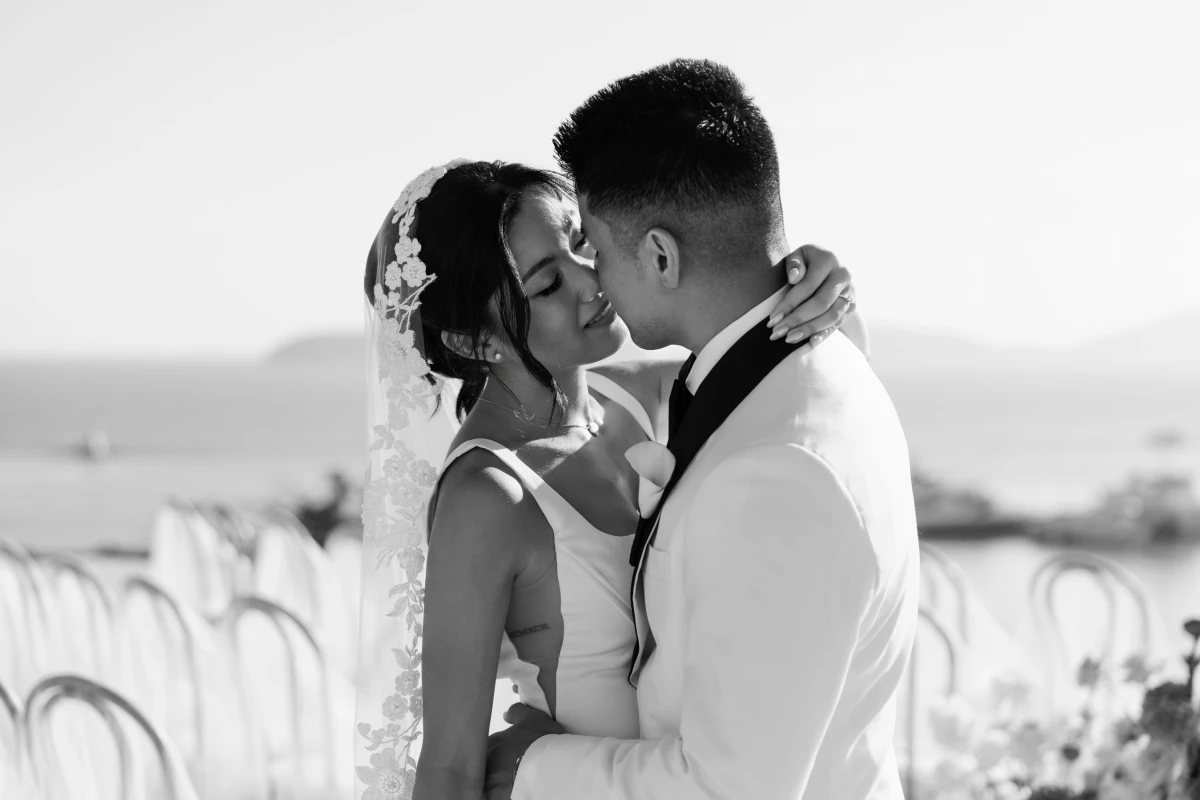 A Clifftop Wedding for Vanessa and Kevin