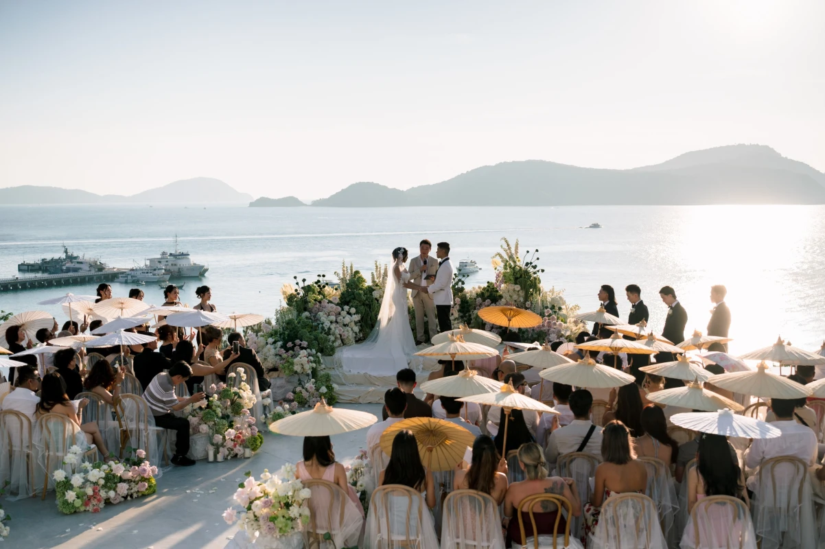 A Clifftop Wedding for Vanessa and Kevin