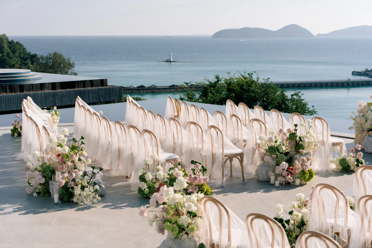A Clifftop Wedding for Vanessa and Kevin