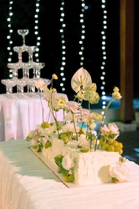 A Clifftop Wedding for Vanessa and Kevin