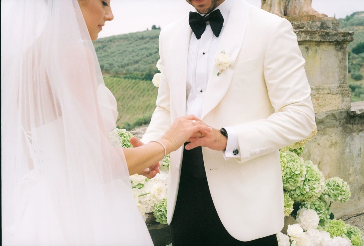 A Picturesque Wedding for Rachel  and Domenic 